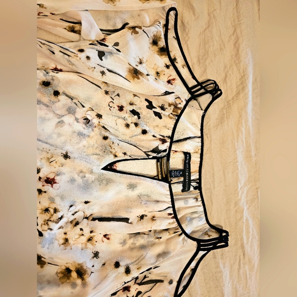 WHITE HOUSE Black Market long sleeve- Medium